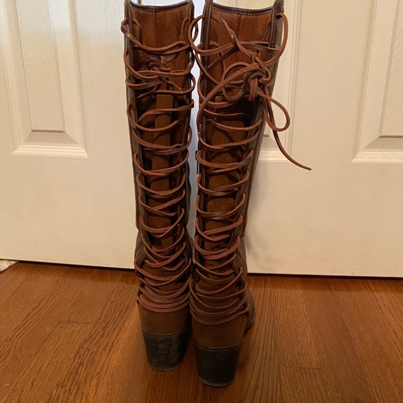 Lace up leather boots - Picture 2 of 3